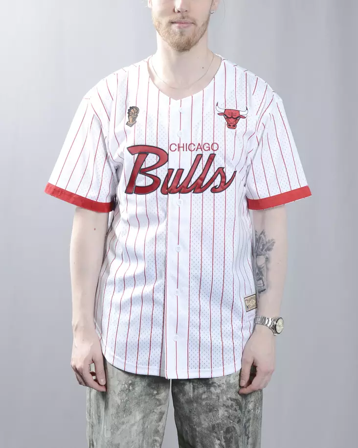 Mitchell & Ness Chicago Bulls Head Coach striped mesh button shirt - Mens t-shirts - TP17503-CBU-000 - 1