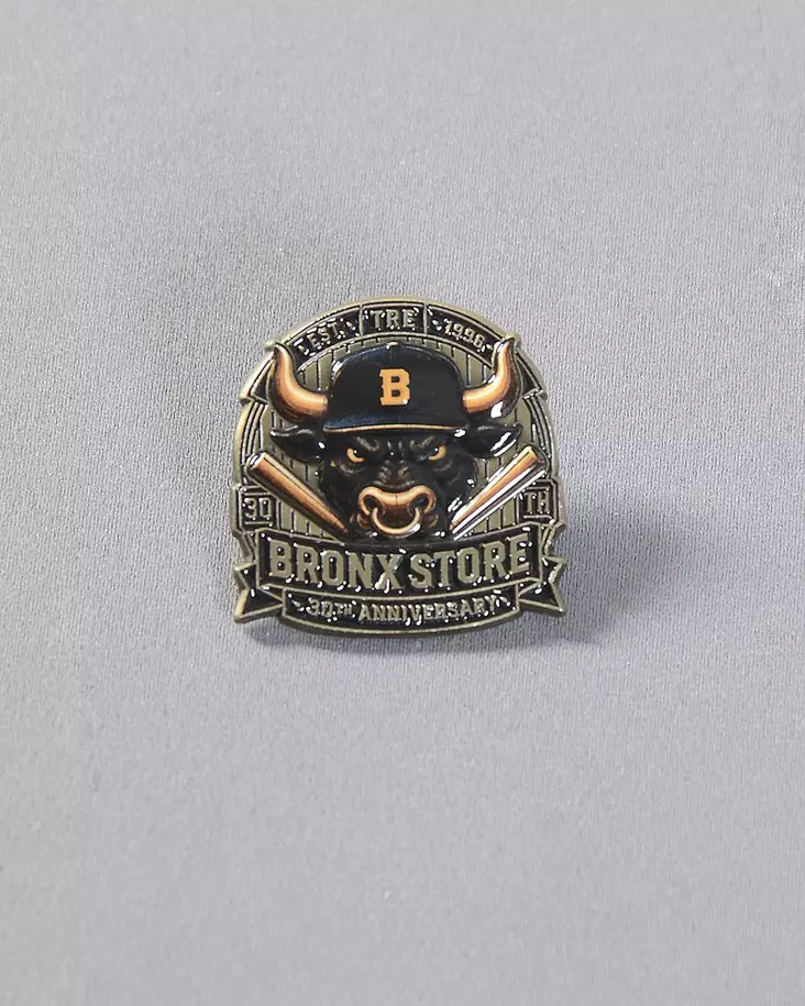Bronx Store 30th Bull Lippis pinssi - Lippis pinssit - CPBS001 - 1